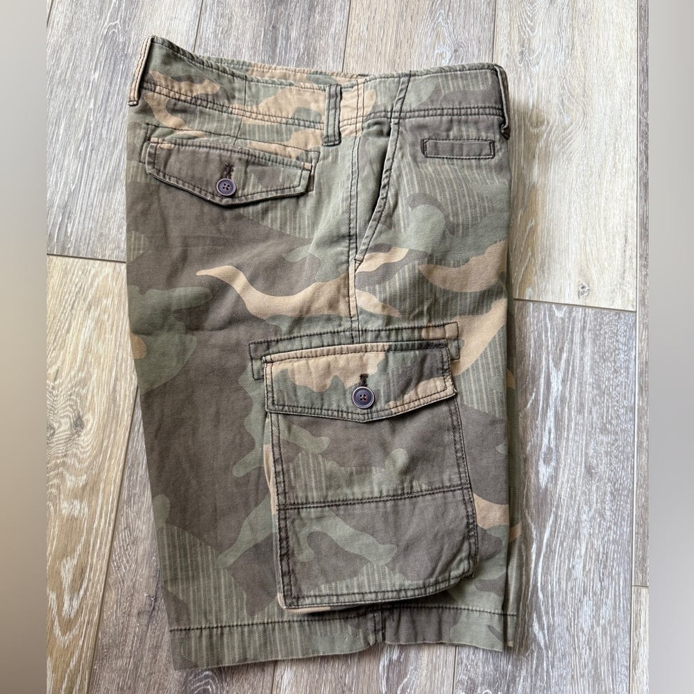 Arizona Jean Company 100% Cotton Green and Tan Cargo Shorts size 34
